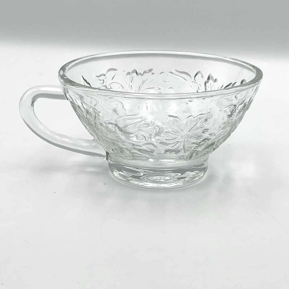 Vintage Princess House Fantasia 2-1/8" Teacup #514 Poinsettia Floral
